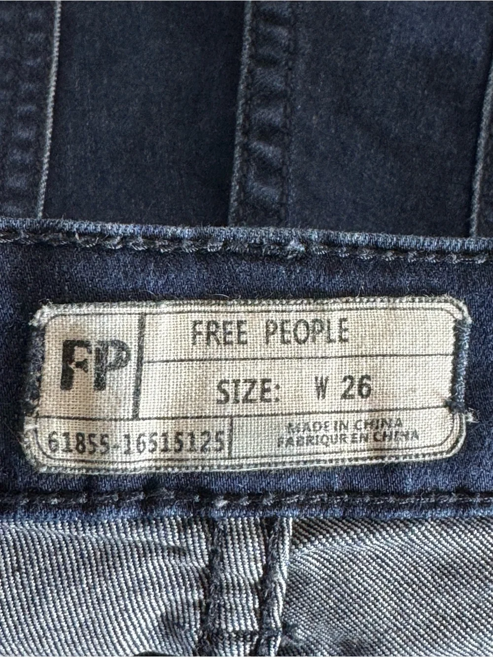 Free people Jeans Womens Sz 26 vintage Dark Blue Flared bootcutmid rise stretch
